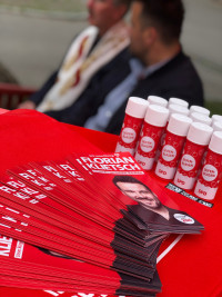 Rote Bank mit Bürgermeisterkandidat Florian Klietsch