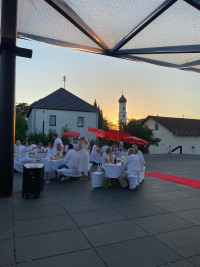 Langsam geht die Sonne unter